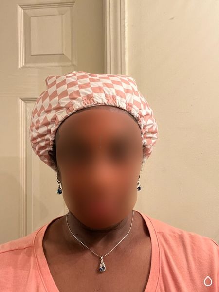 Satin-Lined Flexible Shower Cap – Waterproof, Frizz-Free, & Fashion-Forward